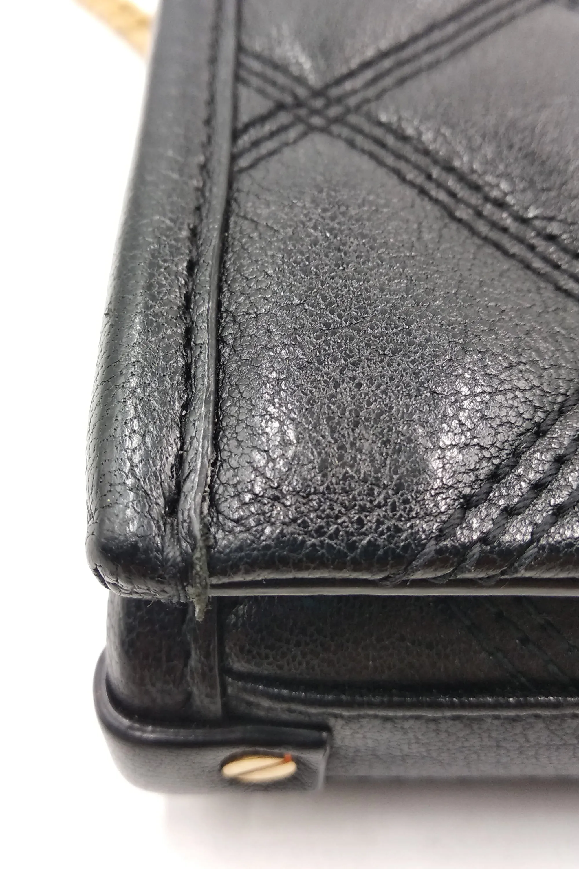 Becky Diamond-quilted Chain Wallet Black