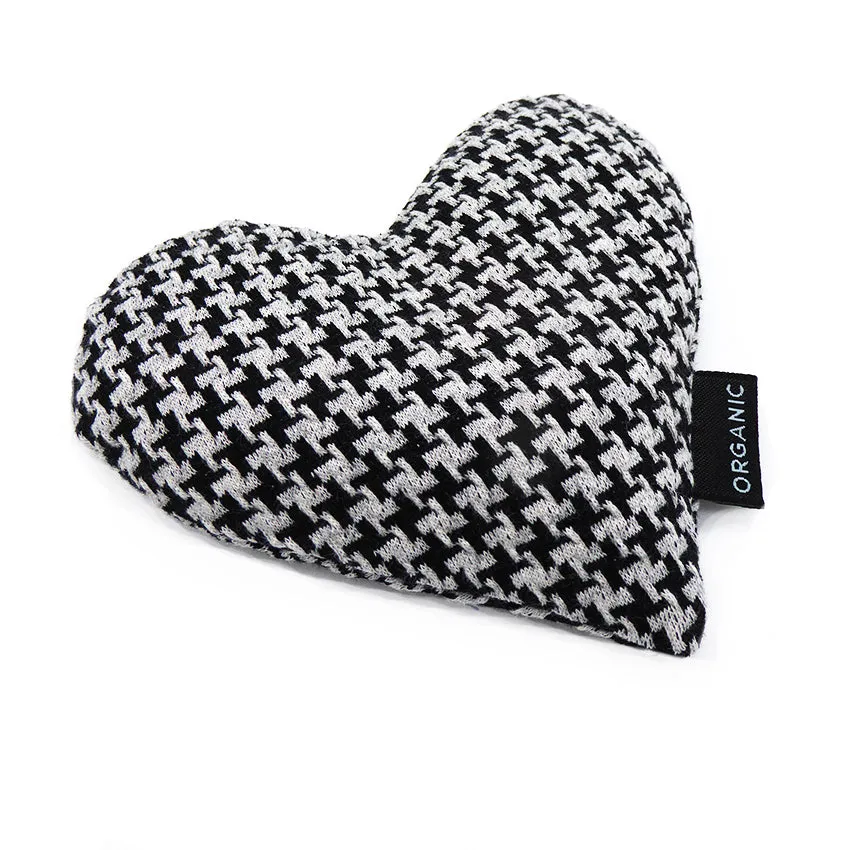 Heart warmer - Black & White