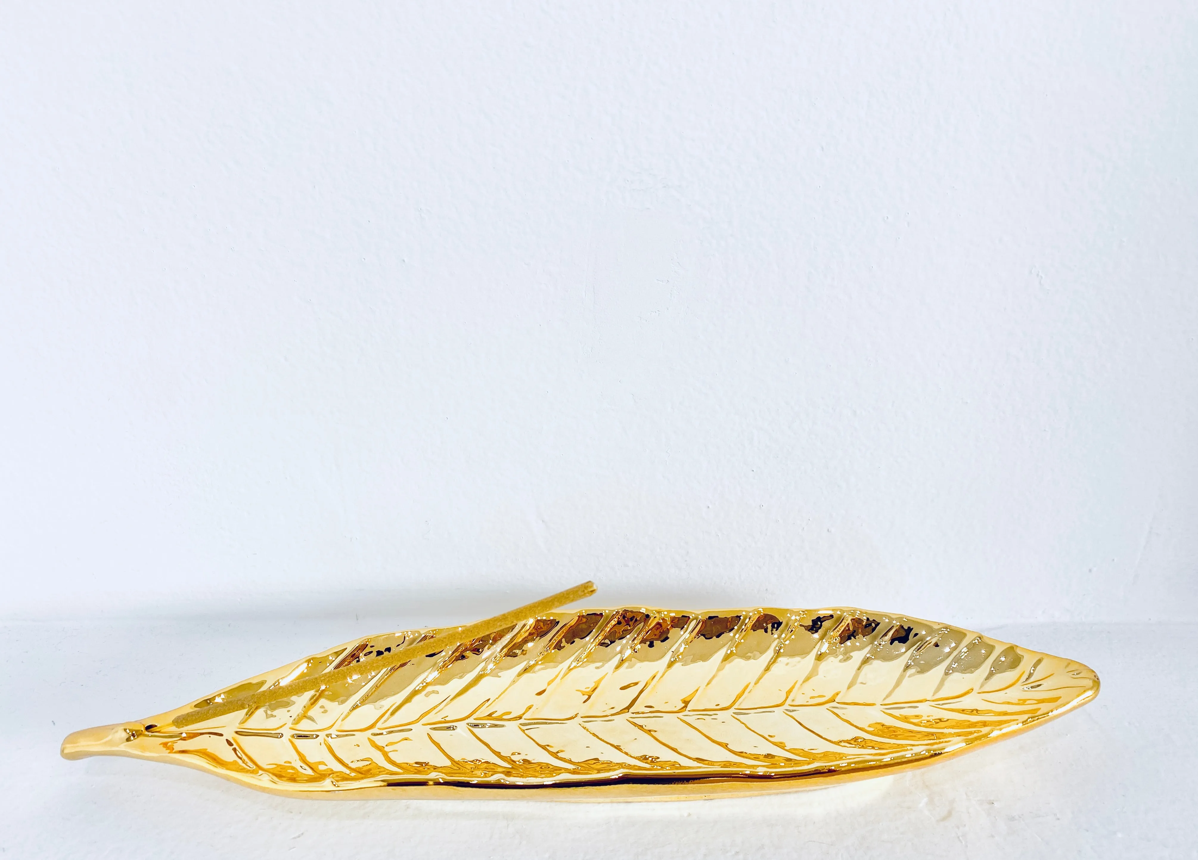 Laurel Incense Holder