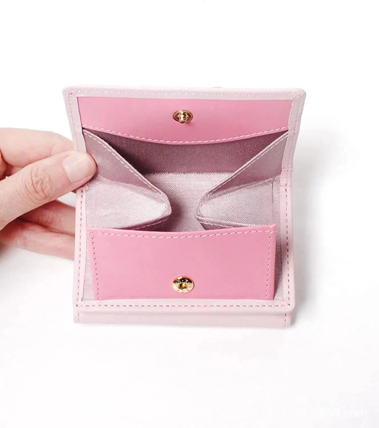 Melo and Kuro with Bow Wallet